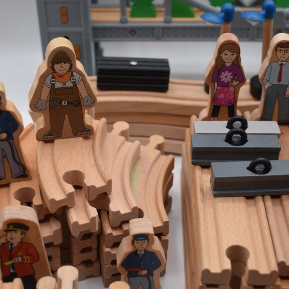 Lot of 60 Wooden Trains Tracks Ascending Descending Curved Connectors Straight - Picture 9 of 14